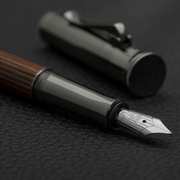 Graf von Faber-Castell, Füller Macassar, 18K Feder, dunkelbraun